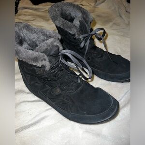 Columbia - Omni Grip warm booties- Woman Size 9 1/2